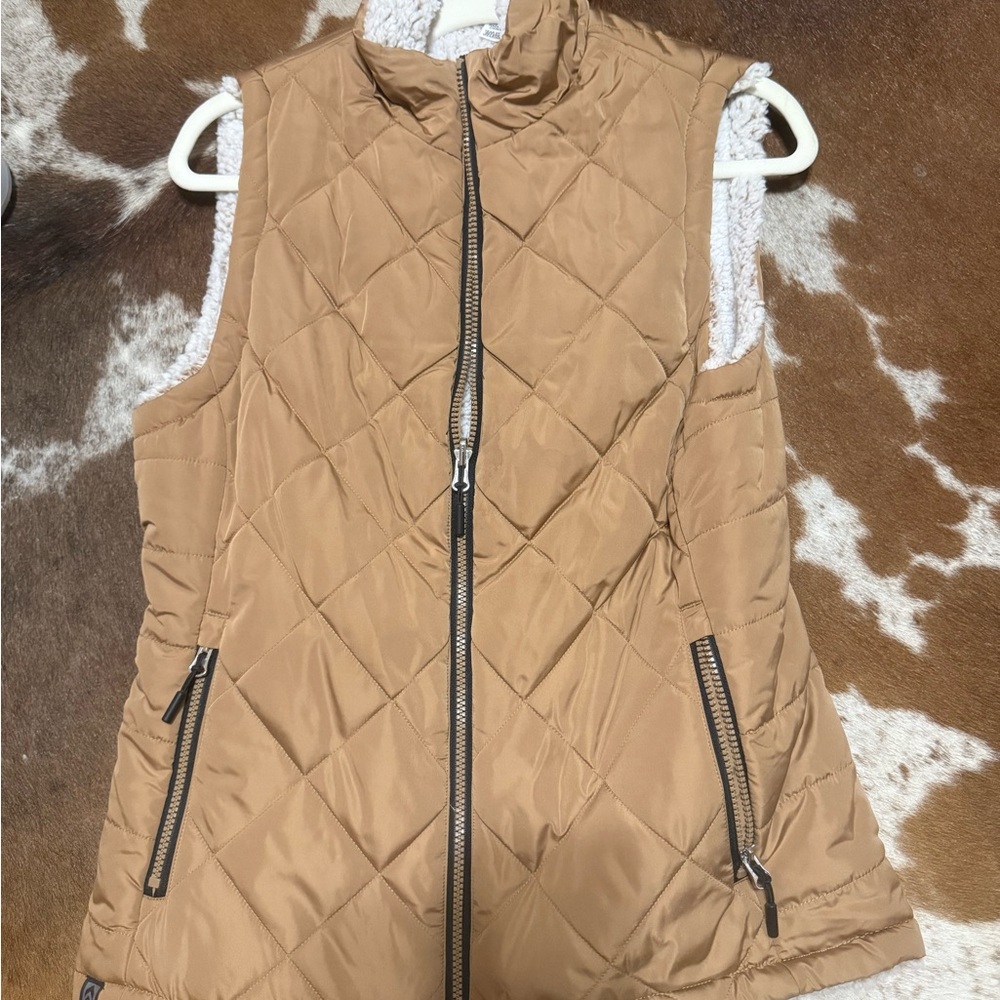 Tan Quilted Vest with Zipper Pockets